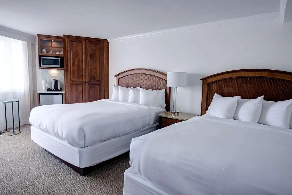 Golden Hotel 3*