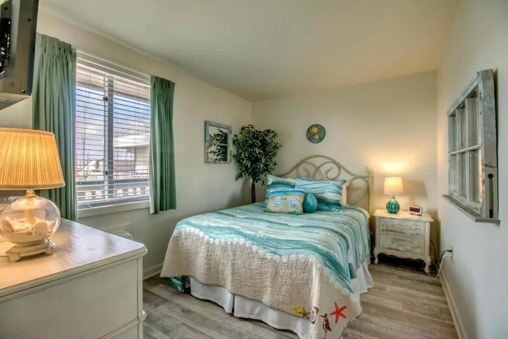 Beachcomber 3* Avalon