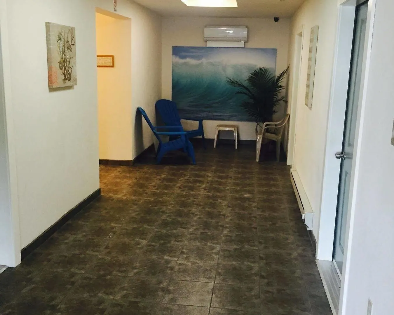Hotel Surfside Suites 3*