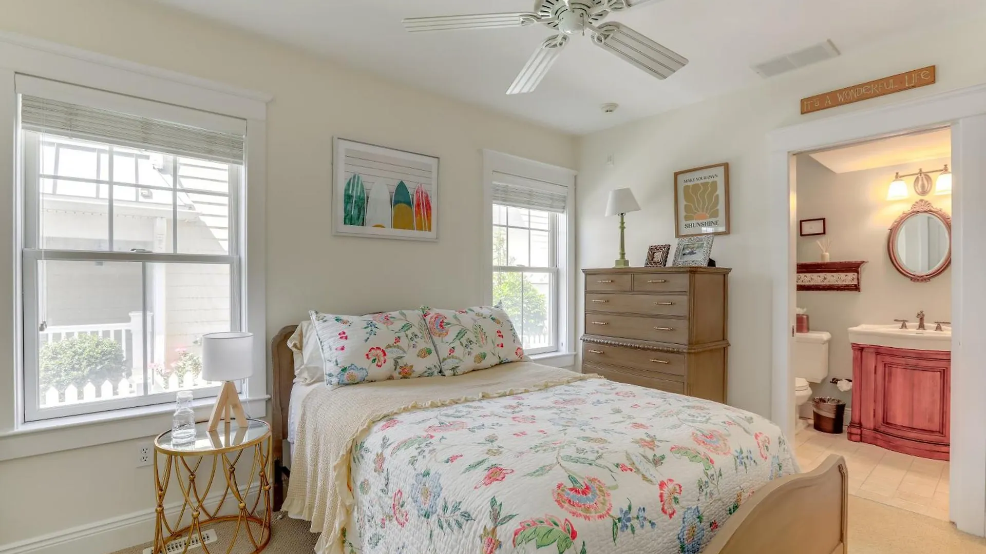 Spacious House - 2 Blocks To Water!