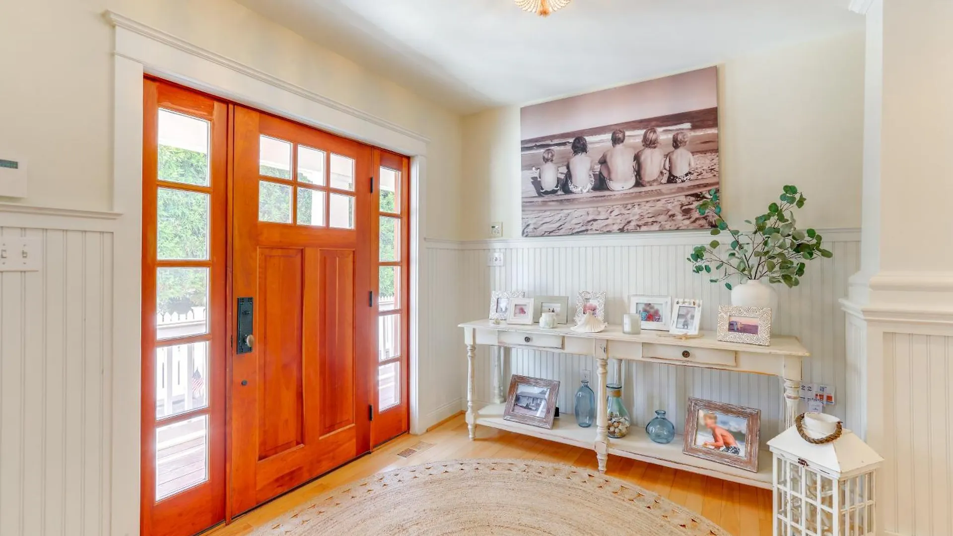 Spacious House - 2 Blocks To Water! *