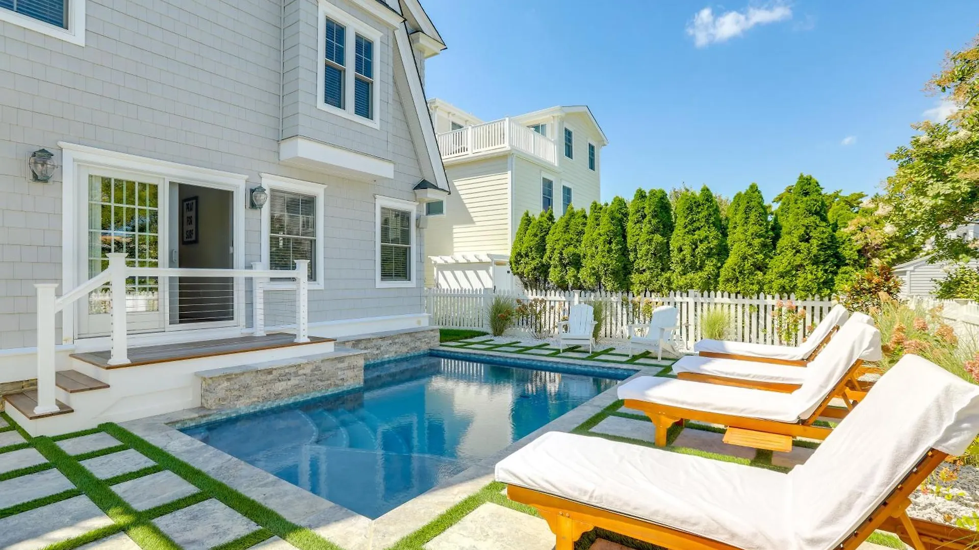Spacious House - 2 Blocks To Water! 度假居 *